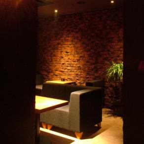 女子会に大人気のソファー席が話題のお店!!二次会や貸切に是非!飲み放題コースも有り!