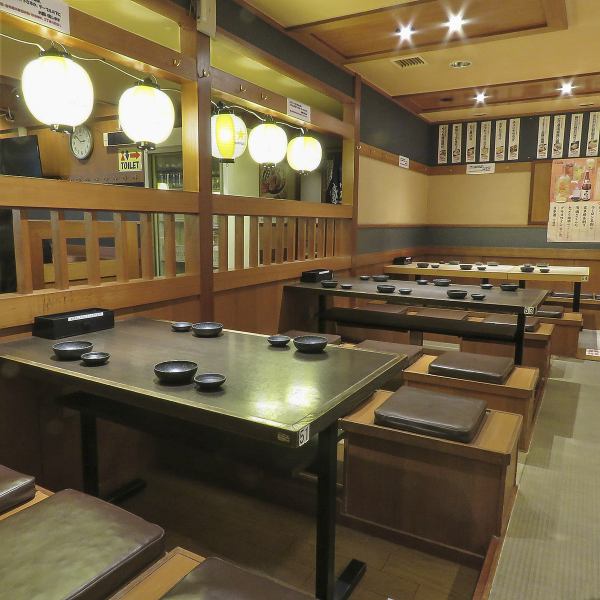 ご家族でのご利用も大歓迎です！ゆったり過ごせる席は気心知れたご友人との飲み会から、団体様まで幅広いシチュエーションにご利用頂けます。