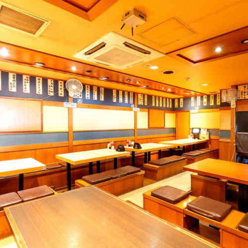 ゆったりとくつろげる掘りごたつのお席。会社宴会、女子会、お食事会、接待など、シーンを選ばずご利用いただけます。