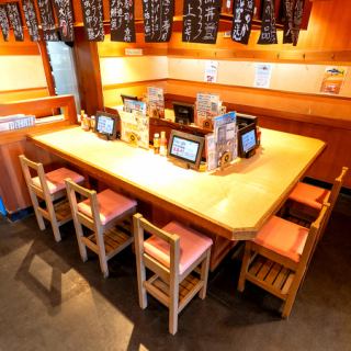 会話が届きやすい横並びで座れるお席です☆じっくり話したい方に♪