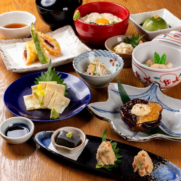見た目鮮やかな夜のコース料理【雪コース・月コース・花コース】