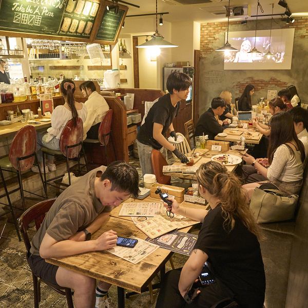 《女子会・記念日に♪》かわいい店内は女子会や記念日受けも抜群!ハートのピッツァでサプライズ演出のお手伝いをいたします♪【難波/なんば/イタリアン/ピッツァ/ピザ/貸切/宴会/女子会/記念日/食べ放題/飲み放題】