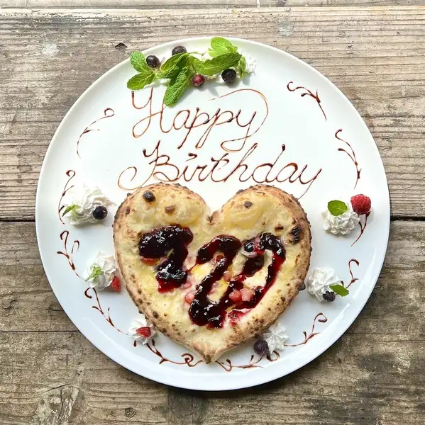 《誕生日・記念日》メッセージ付の【A】PIZZAオリジナルハート型ピッツァでサプライズ…♪