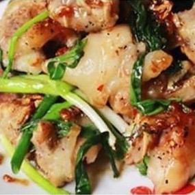 Stir-fried sweet and spicy nuoc mam with pork feet