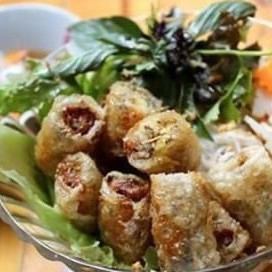 Bun chazo (fried spring roll mixed noodles)