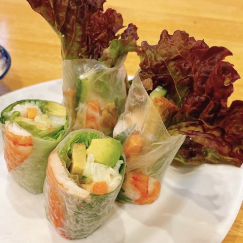 Fried avocado & shrimp and pork goikun (raw spring rolls)