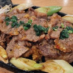 Stir-fried beef belly with lemongrass