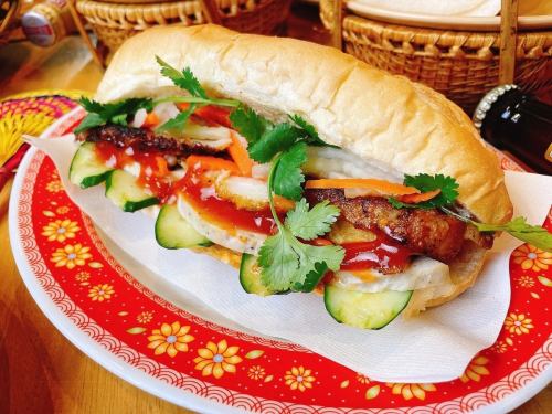 Banh Mi Special（火腿豬肉烤肉）