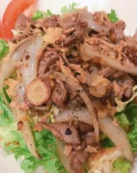 Stir-fried beef salad