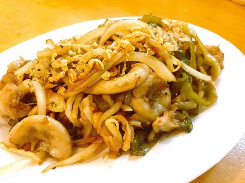 Spicy stir-fried pork innards and takana mustard