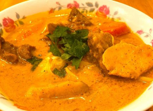 Chicken coconut curry pho