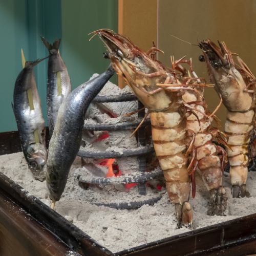 魚を囲炉裏で！