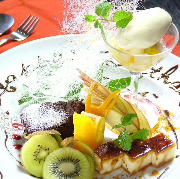 The pastry chef's special desserts are also excellent... High-quality dessert plates are perfect for celebrating anniversaries, birthdays, etc.