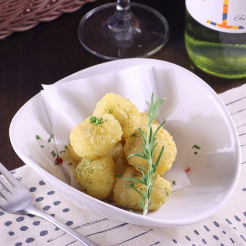 里芋の唐揚げガーリックバター