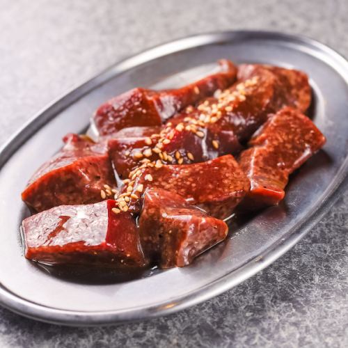 【一家瀰漫著炭火烤肉香氣的烤肉店】