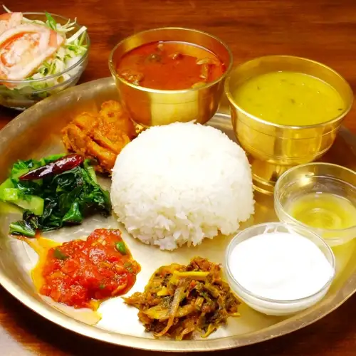 【本場の味】当店人気のタカリセット♪本格的なアジアン料理をお楽しみ頂けます！