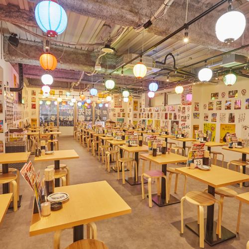 <p>【新静岡駅より徒歩約7分】居酒屋『酔っ手羽』は“朝6時まで営業中”！朝昼晩いつでも好きな時間帯にサク飲みや宴会を楽しめます♪店内には大小様々なテーブル席とカウンター席をご用意！活気溢れる店内で名物の手羽先をはじめ、つくね・餃子等、豊富なメニューをご堪能ください！※画像は系列店</p>