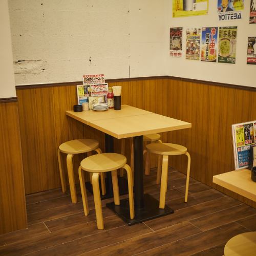 【サク飲みに】少人数で和気あいあいとお料理とお酒を楽しめるテーブル席！新静岡駅より徒歩約7分！フラッと気軽にお立ち寄りください♪