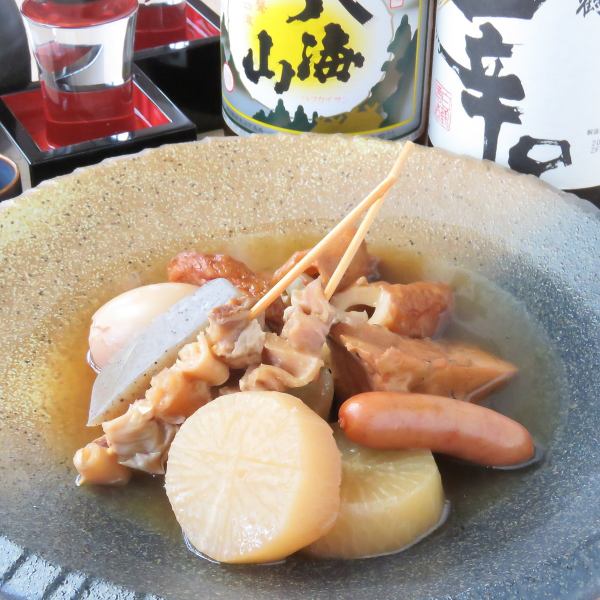 あつあつでこだわりの出汁が染み込んだおでんは各種132円(税込)～