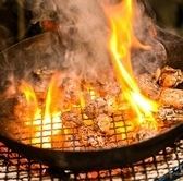 宮崎地鶏の親鳥のもも肉を日向炭で豪快に焼き上げるもも炭火焼き