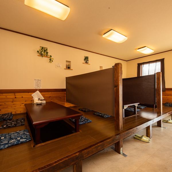 Our digging-type tatami room can accommodate up to 2 to 18 people.It is ideal not only for small group drinking parties, but also for banquets, girls-only gatherings, and family dining.