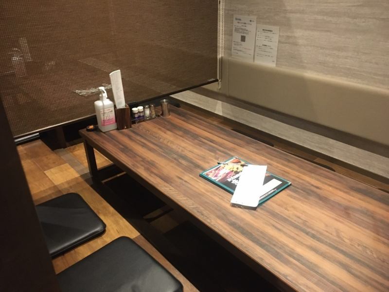 大人数でも大丈夫なテーブル席を多数ご用意！宴会や女子会、会社の飲み会にご好評いただいております！最適なコースも多数ご用意しておりますのでご利用のお客様はご予約をオススメ致します♪