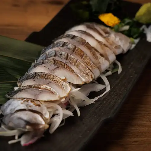 Marinated mackerel sashimi