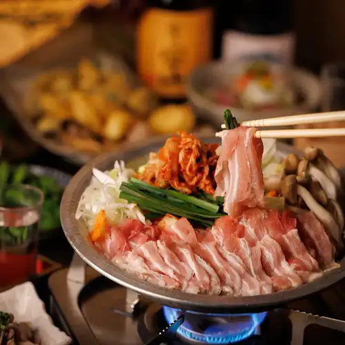 Black pork kimchi hot pot