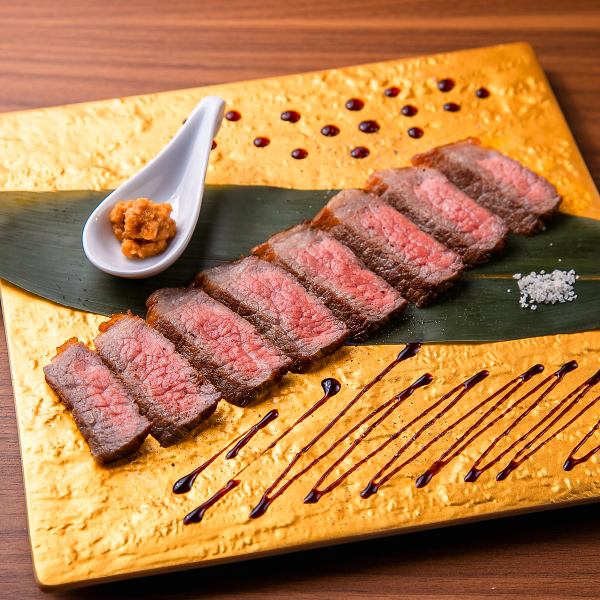 An Italian-style steak that lets you directly experience the delicious flavor of the meat! [A5 rank Japanese black beef thigh tagliata]