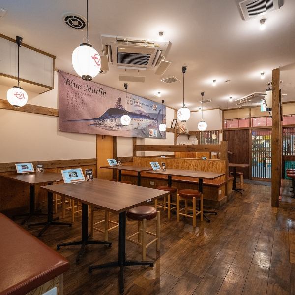 温かみのある空間が広がる当店は、デートや各種宴会に最適な場所です。落ち着いた照明と心地よい内観が魅力で、特別なひとときを演出します。友人や大切な人との大切な時間を、ゆったりとした雰囲気の中でお楽しみください。美味しい料理と共に、心温まるひとときをお過ごしくださいませ。