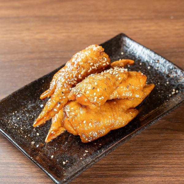 骨付きでも食べやすい特製ダレが決め手の手羽先
