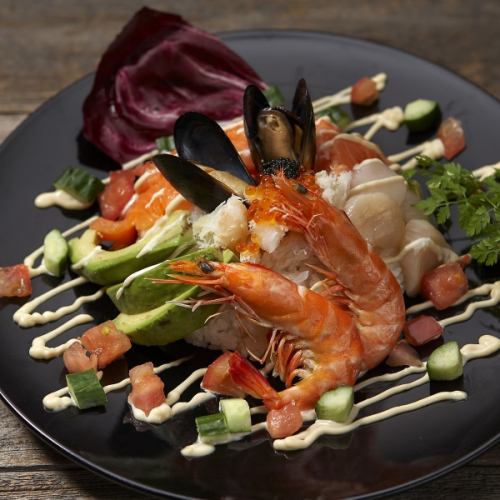 *仅限平日【海洋套餐】包括午餐虾沙拉、今日开胃菜、龙虾火锅。