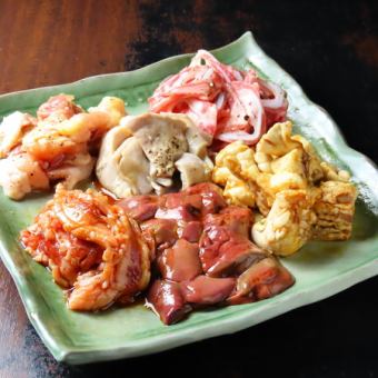 生レバ刺し入り肉刺し盛り合わせ