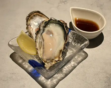효고현 사카고에 만 신선한 굴 (1 알) / Fresh oyster