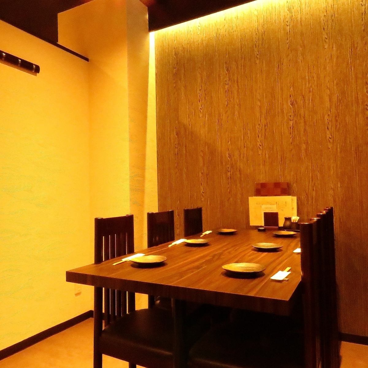 宴会や記念日には個室をご用意！サプライズも対応しております♪