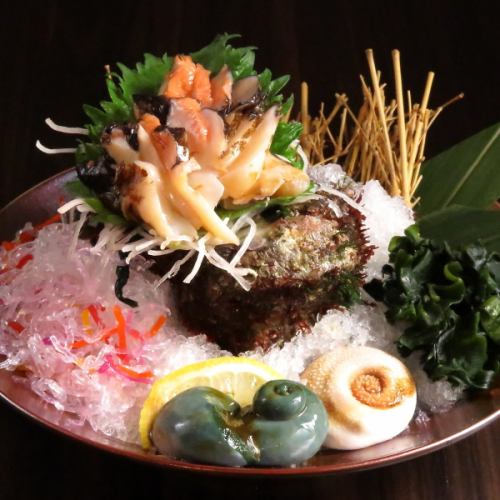 活魚を店内で捌いて調理！新鮮な旬の海鮮を楽しめます♪