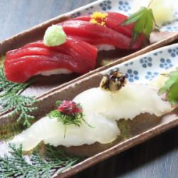 天然藍鰭鮪魚壽司佐磨碎山葵和香蛋黃 / 天然鯛魚壽司配梅子、紫蘇葉和松前式磨碎蘿蔔