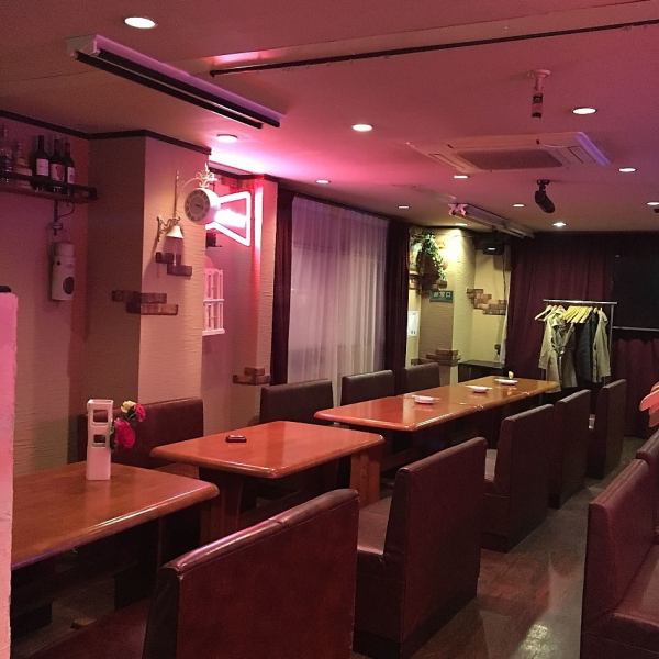 [Please come to the 3rd floor!] We have a table and sofa seats for 4 people.If you use a partition, you can use it for a small party.Please use it for a small alumni association or a gathering with friends! If you would like to charter, please contact us as soon as possible ♪