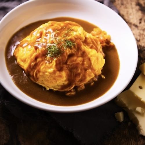 チーズインオムカレー
