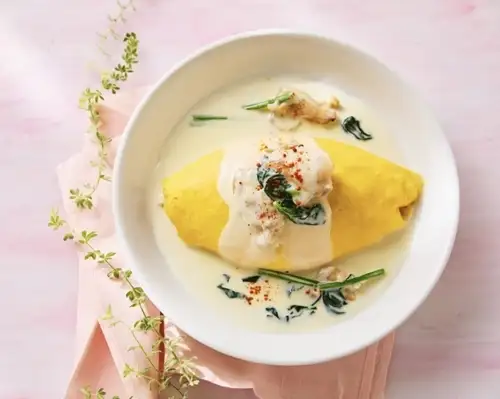 炭烤雞肉菠菜奶油煎蛋捲飯