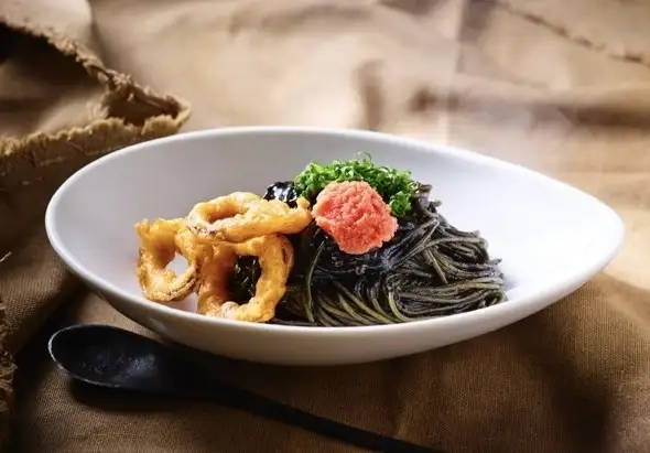 魷魚墨汁和博多明太子抓飯