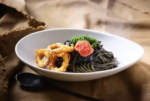 墨魚汁和博多明太子(辣鱈魚子)