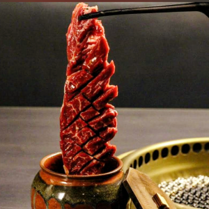 壺漬けハラミの炭火ステーキ