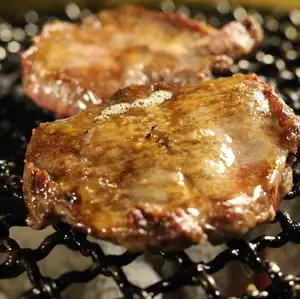 熟成牛タンの炭火焼き
