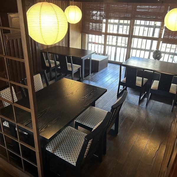 こちらはテーブル席となっておりますので2名様からご利用頂けます。テーブルをご希望の方は2名様以上からご予約をお待ちしております。