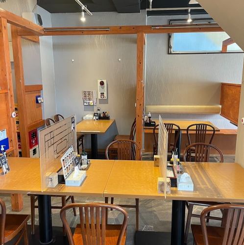 広々としたテーブル!