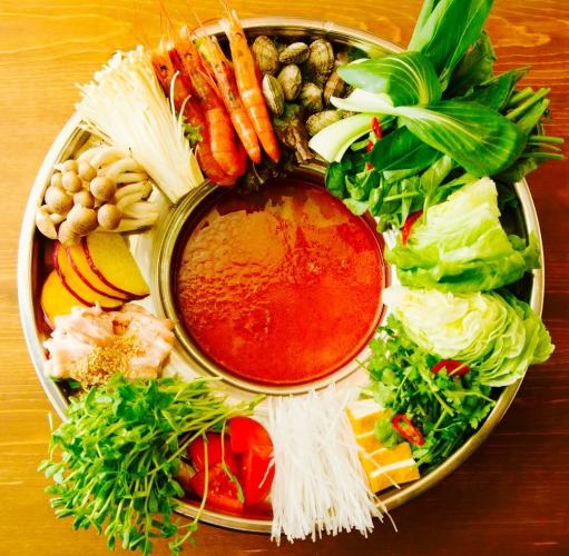 [Tom Yum Hot Pot Course] Very popular hot pot course! 4,980 yen (tax included) with all-you-can-drink of 30 types for 2 hours