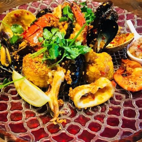 Limited quantity !! Seafood platter ~ Garlic chili ~ (from 2 servings)
