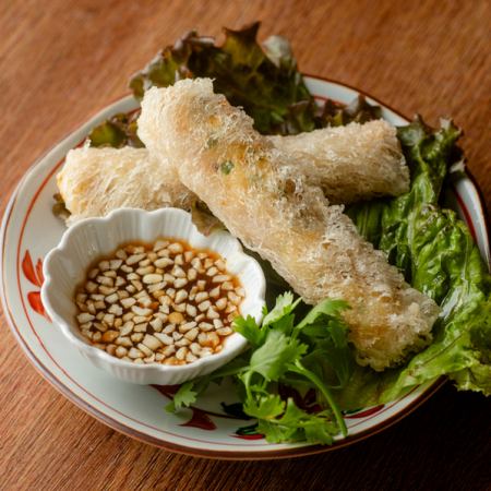 ベトナム風海老の揚げ春巻き～チャージョー～