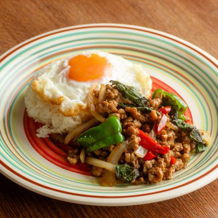 豚挽肉のバジル炒めご飯 ～ガパオライス～